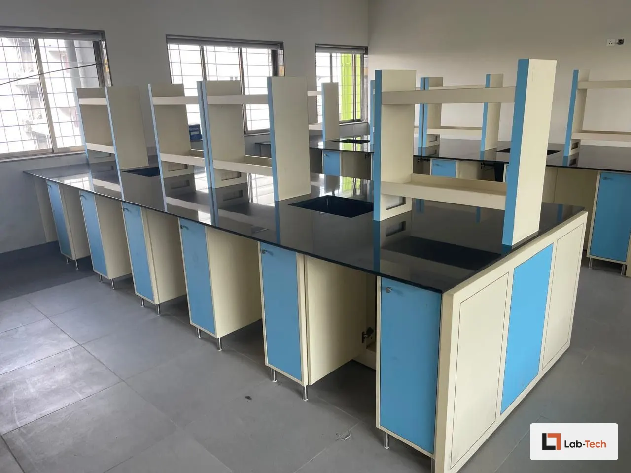 Educational Work Benches built and installed by Lab-Tech — site photo 3