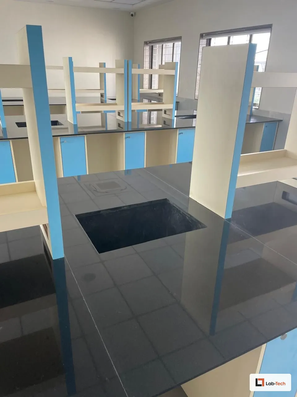 Educational Work Benches built and installed by Lab-Tech — site photo 5