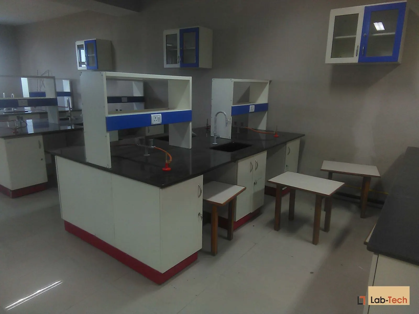 Island Benches built and installed by Lab-Tech — site photo 6