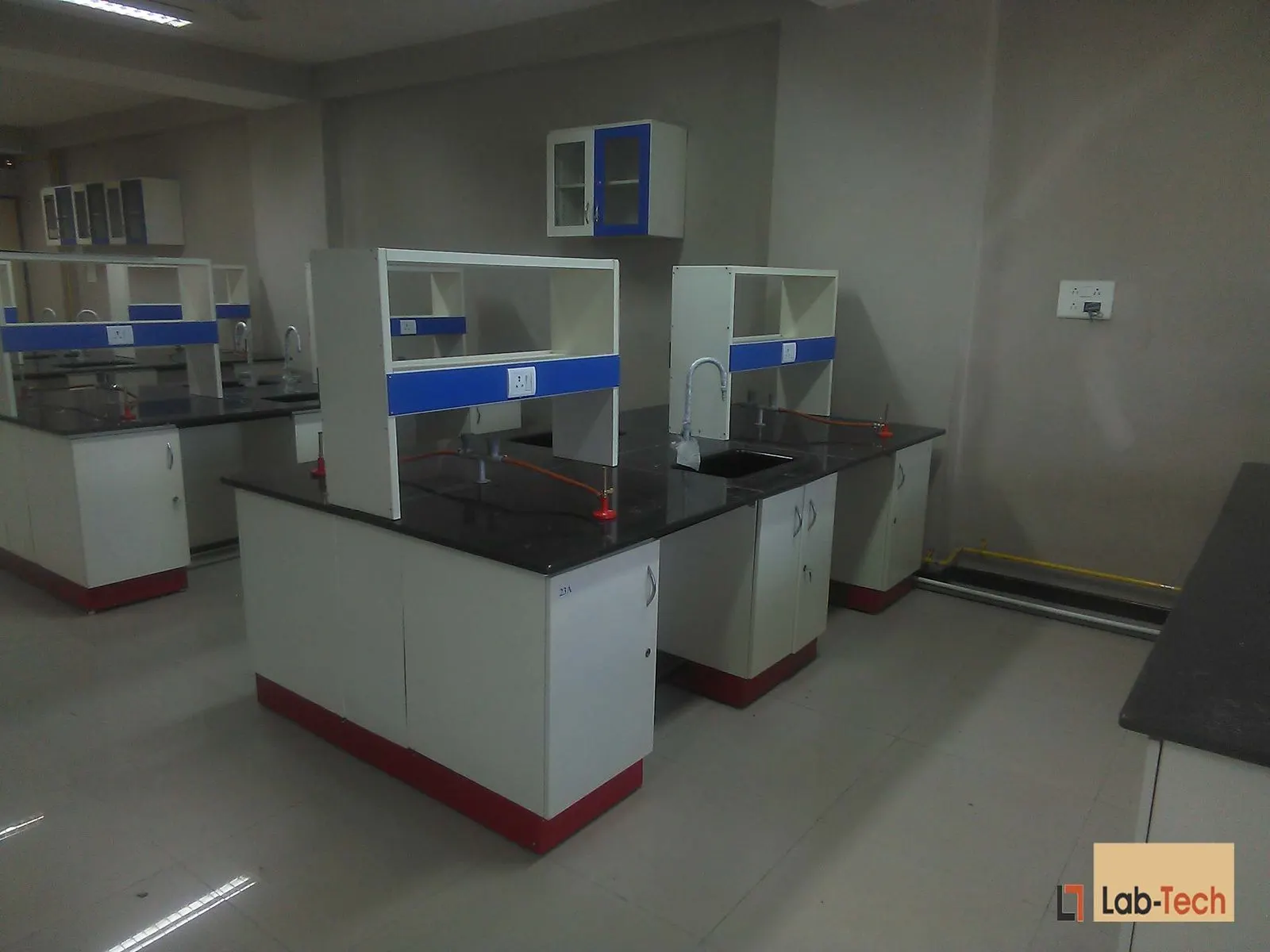 Island Benches built and installed by Lab-Tech — site photo 7