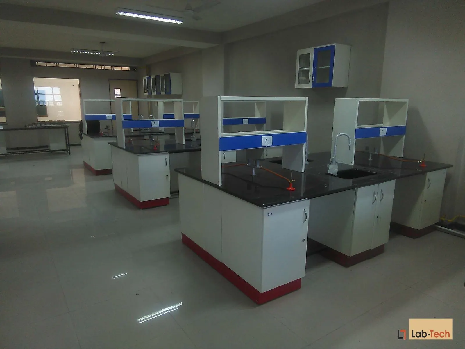 Island Benches built and installed by Lab-Tech — site photo 8