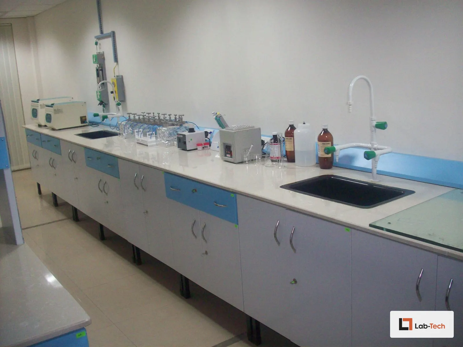 Working Benches built and installed by Lab-Tech — site photo 1