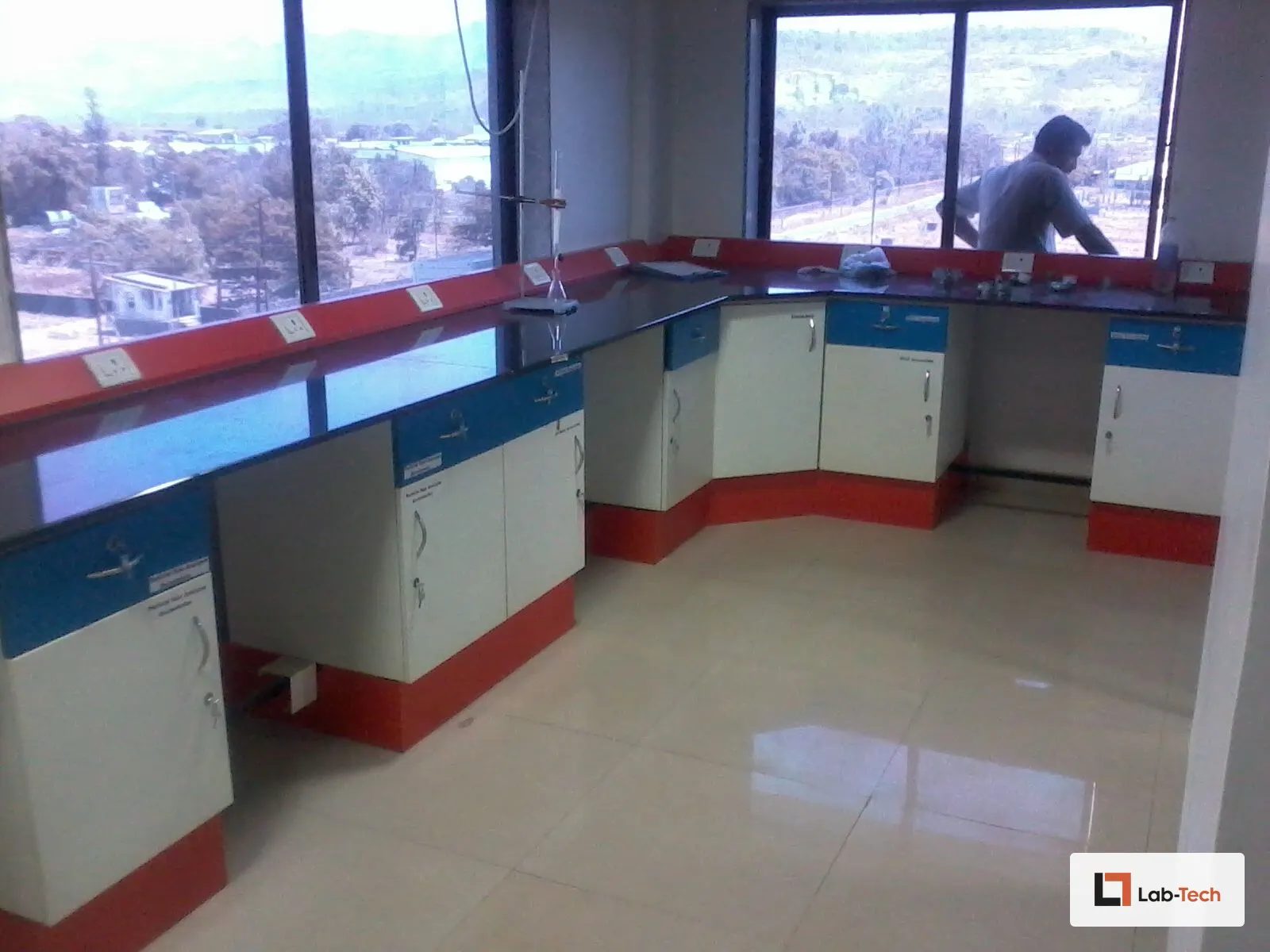 Working Benches built and installed by Lab-Tech — site photo 2